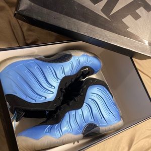 Nike little posite one light blue